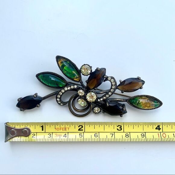 Vintage Jewelry - Vintage Joan Rivers Brooch